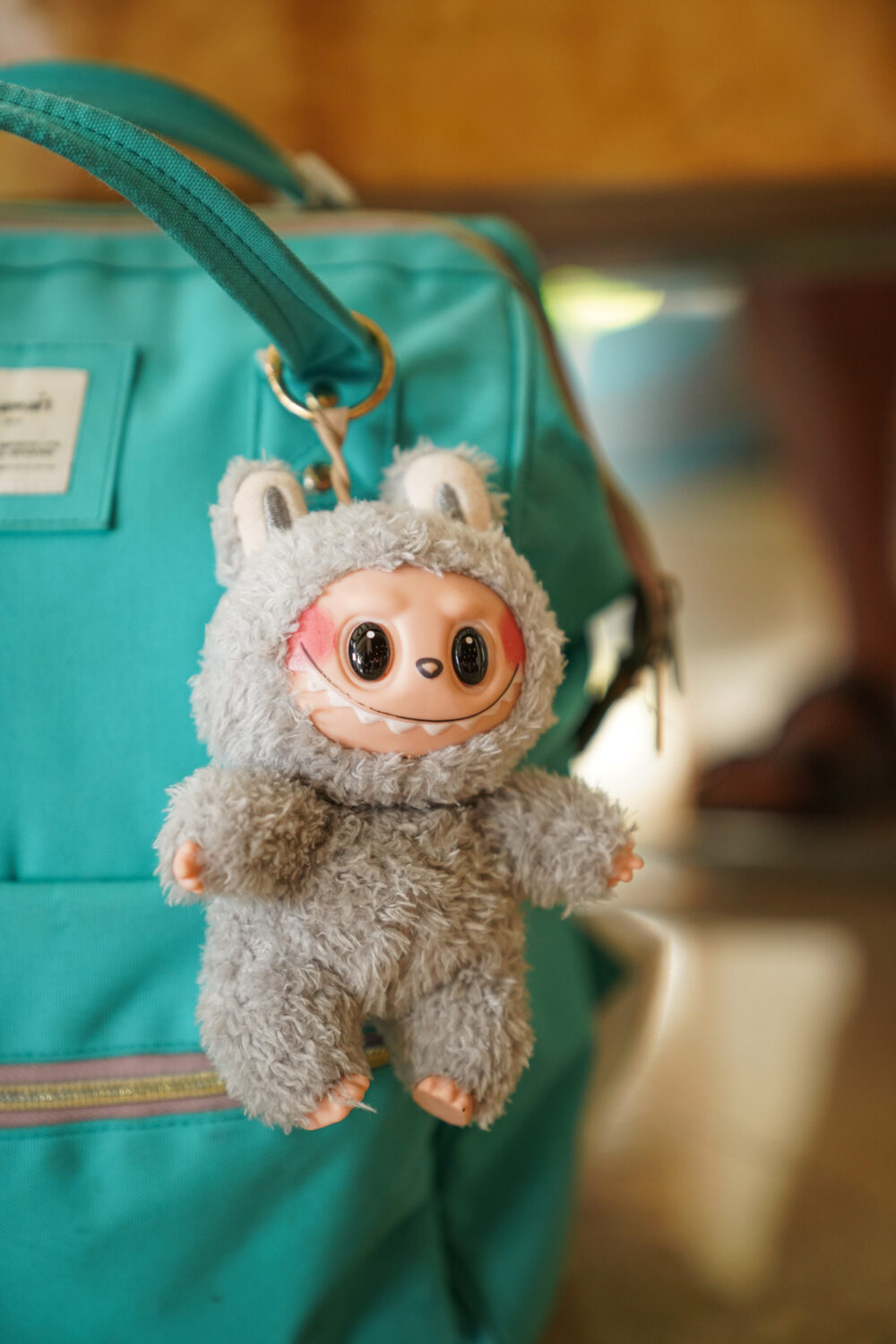 PELUCHE THE MONSTERS -  Gris - Imagen 5